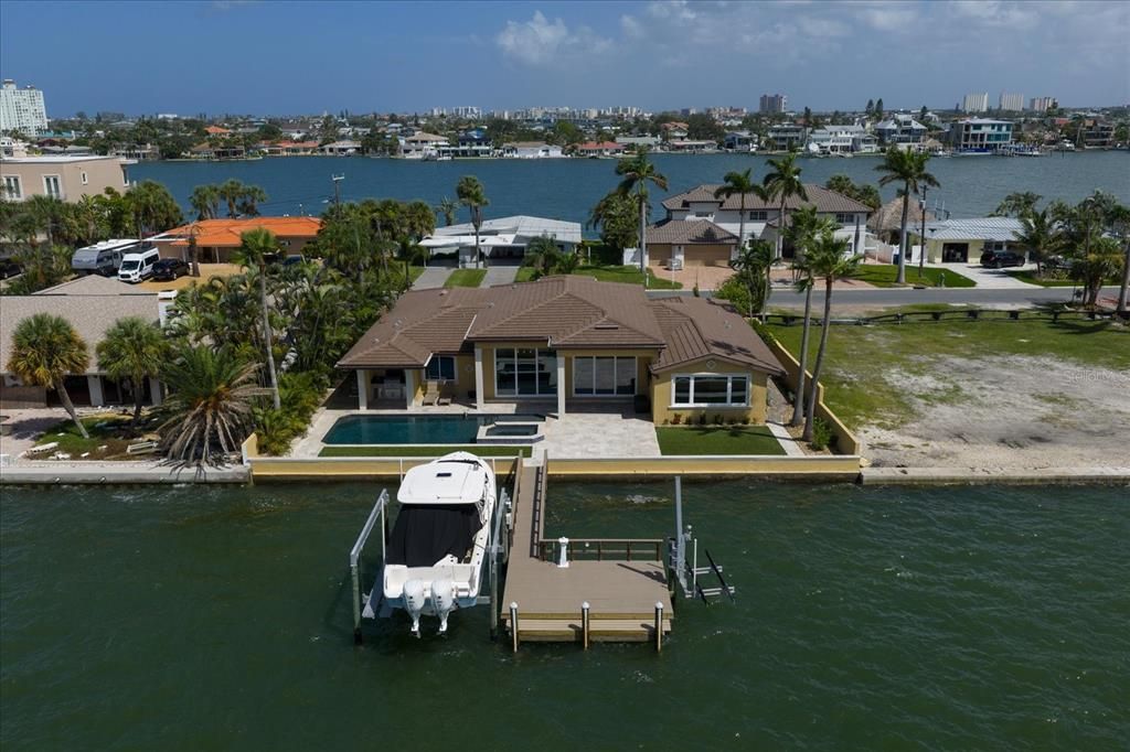 Activo con contrato: $2,475,000 (5 camas, 4 baños, 2993 Pies cuadrados)