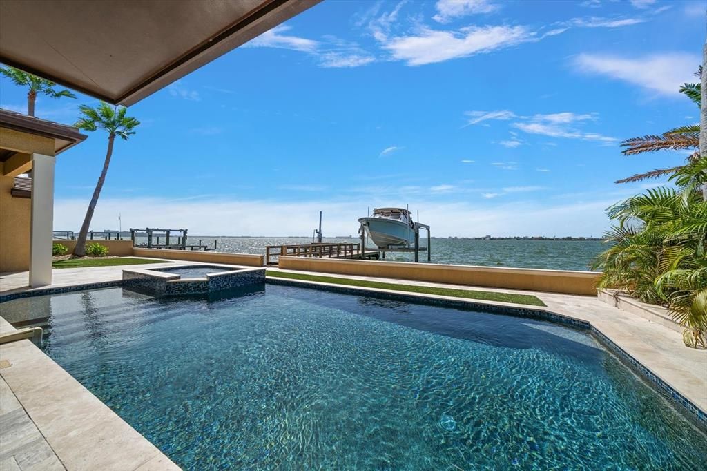 Activo con contrato: $2,475,000 (5 camas, 4 baños, 2993 Pies cuadrados)