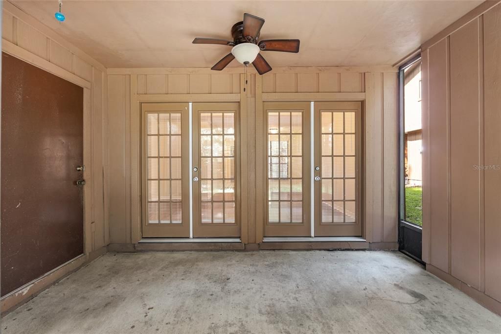 Под контрактом: $175,000 (2 спален, 2 ванн, 1106 Квадратных фут)