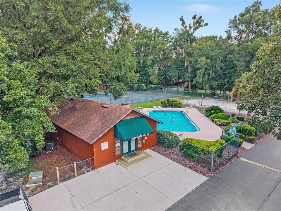 Под контрактом: $175,000 (2 спален, 2 ванн, 1106 Квадратных фут)