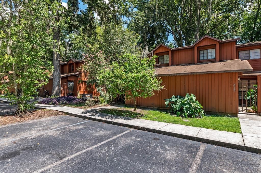 Под контрактом: $175,000 (2 спален, 2 ванн, 1106 Квадратных фут)