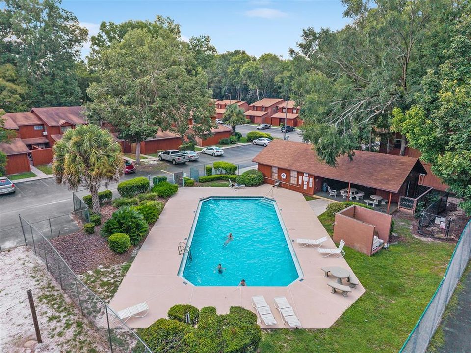 Под контрактом: $175,000 (2 спален, 2 ванн, 1106 Квадратных фут)