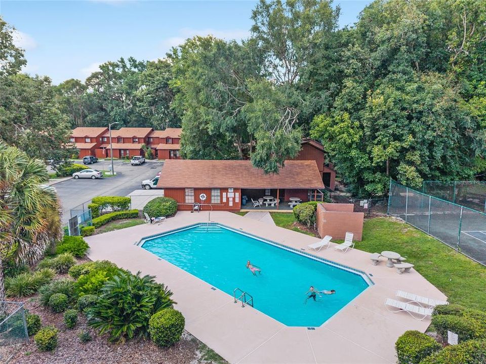 Под контрактом: $175,000 (2 спален, 2 ванн, 1106 Квадратных фут)