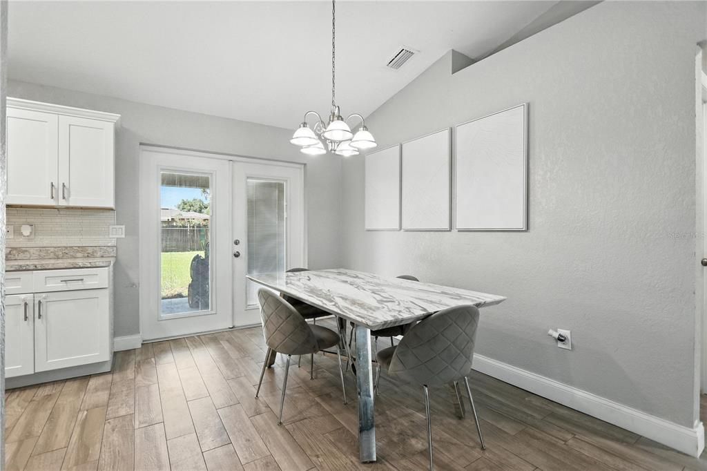 Active With Contract: $300,000 (3 beds, 2 baths, 1386 Square Feet)