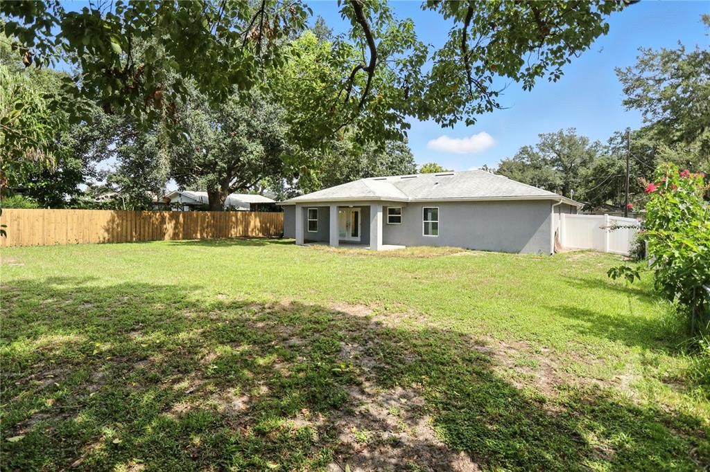 Active With Contract: $300,000 (3 beds, 2 baths, 1386 Square Feet)