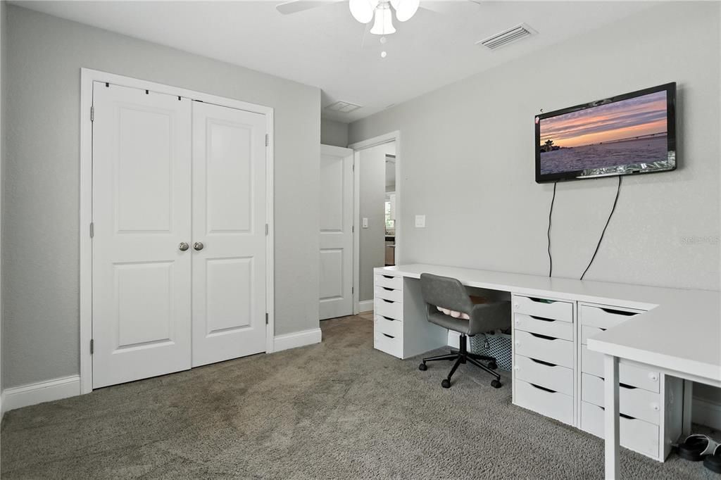 Active With Contract: $300,000 (3 beds, 2 baths, 1386 Square Feet)