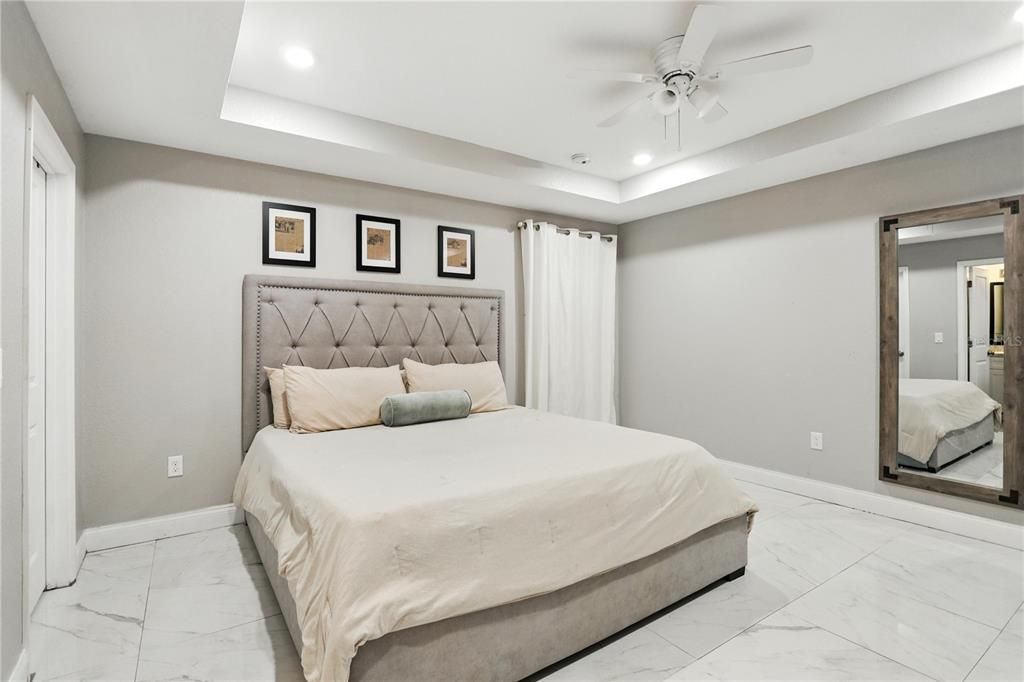 Active With Contract: $300,000 (3 beds, 2 baths, 1386 Square Feet)