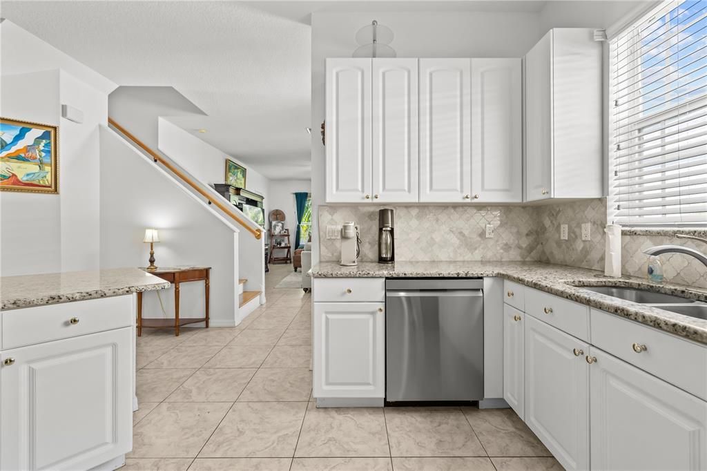 For Sale: $319,900 (4 beds, 3 baths, 2014 Square Feet)