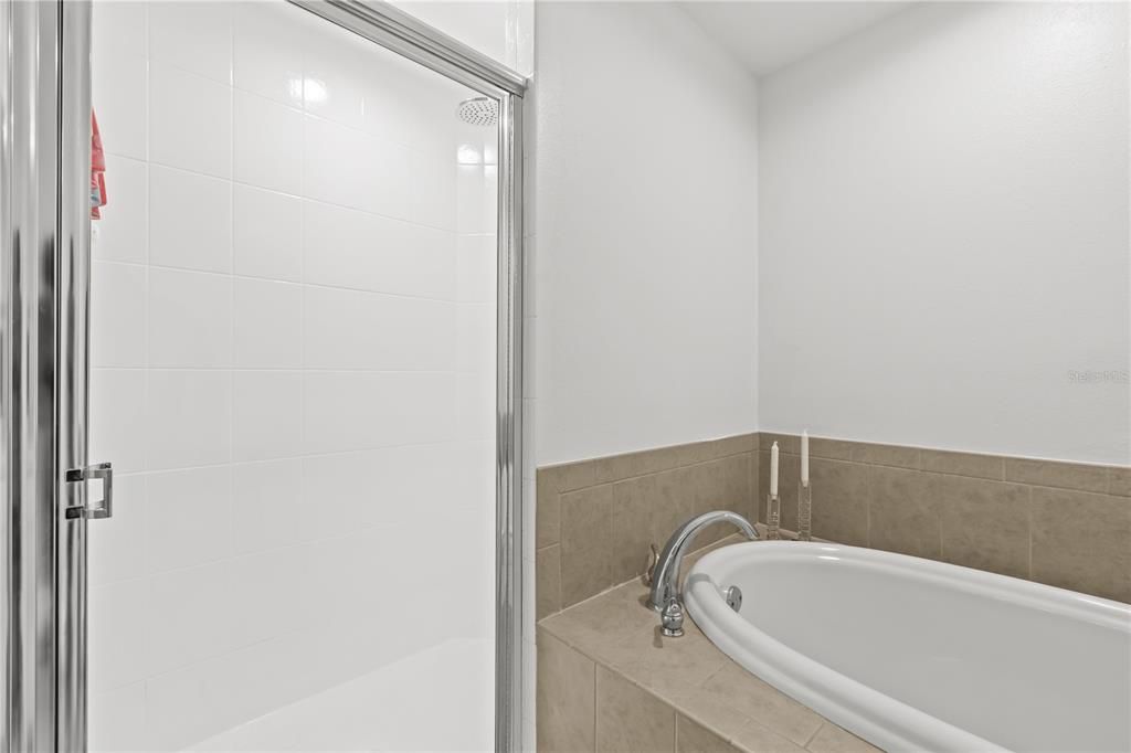 For Sale: $319,900 (4 beds, 3 baths, 2014 Square Feet)