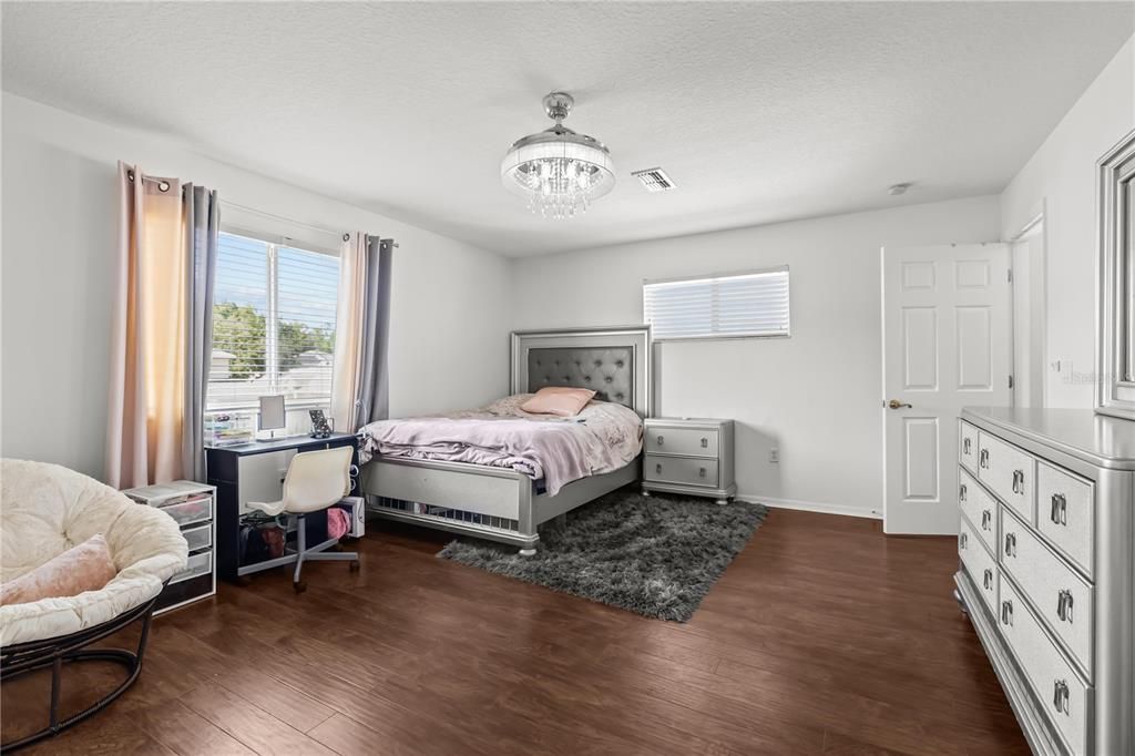 For Sale: $319,900 (4 beds, 3 baths, 2014 Square Feet)