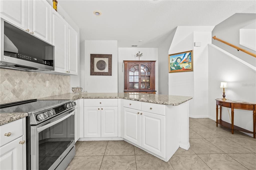 For Sale: $319,900 (4 beds, 3 baths, 2014 Square Feet)