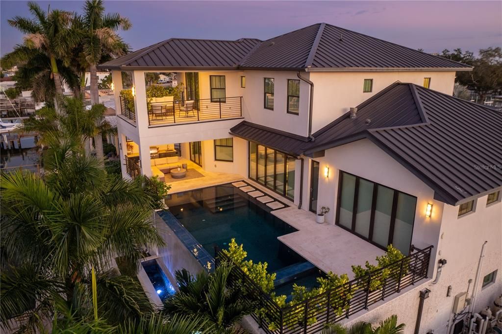 На продажу: $3,499,999 (5 спален, 3 ванн, 3794 Квадратных фут)