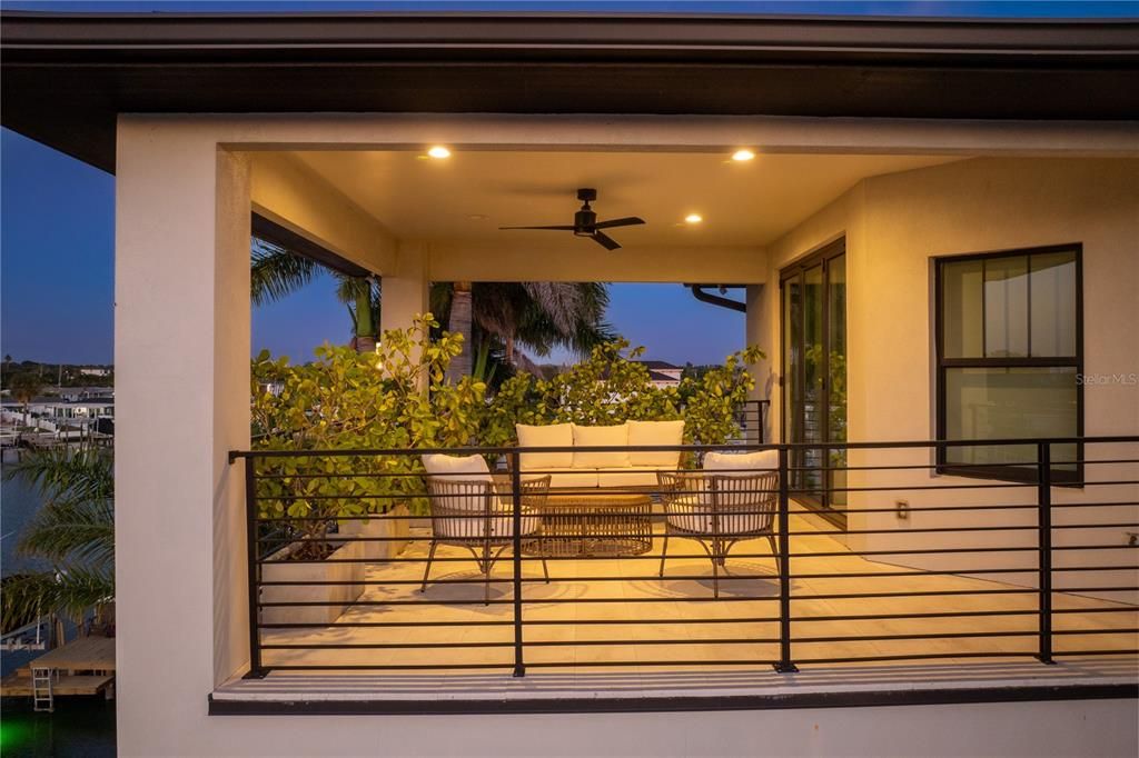 На продажу: $3,499,999 (5 спален, 3 ванн, 3794 Квадратных фут)