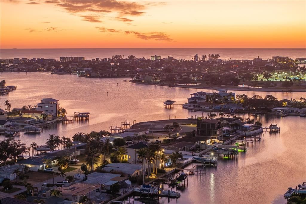 На продажу: $3,499,999 (5 спален, 3 ванн, 3794 Квадратных фут)