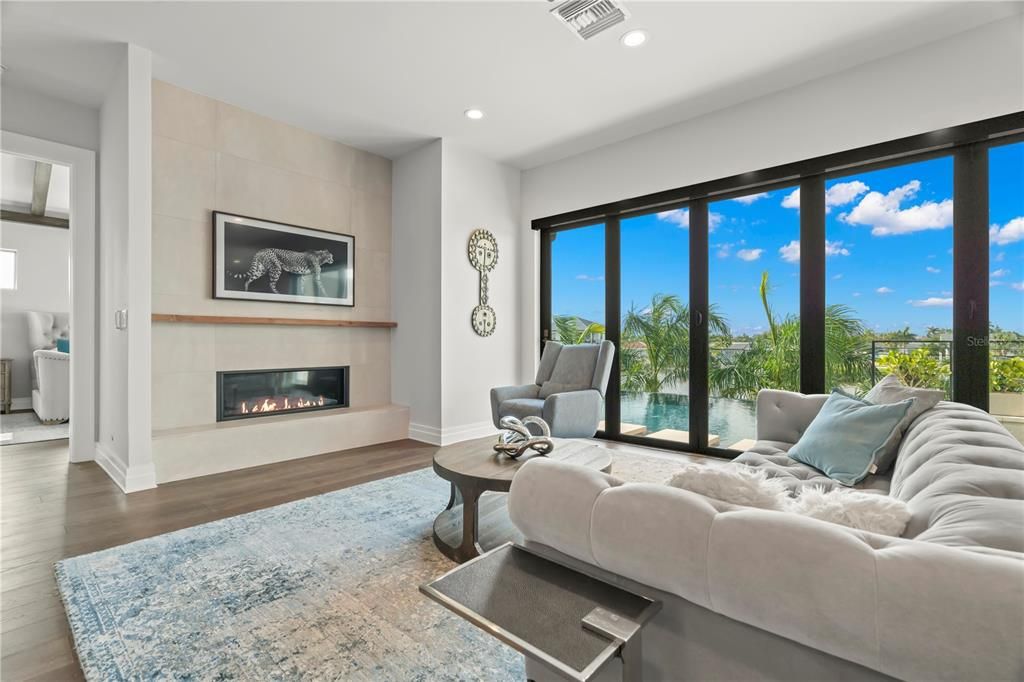 На продажу: $3,499,999 (5 спален, 3 ванн, 3794 Квадратных фут)