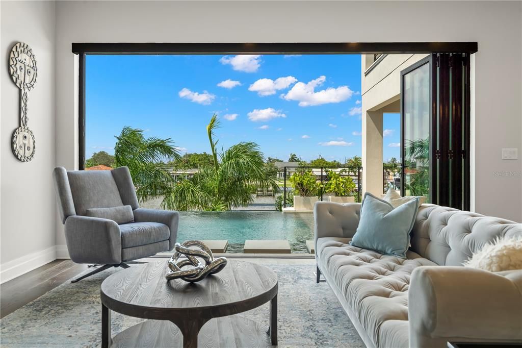 На продажу: $3,499,999 (5 спален, 3 ванн, 3794 Квадратных фут)