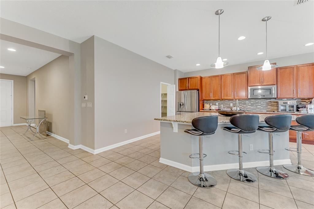 En Renta: $2,650 (3 camas, 2 baños, 2221 Pies cuadrados)