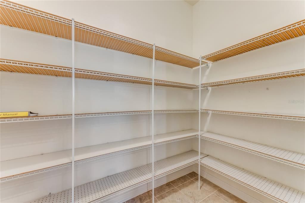 En Renta: $2,650 (3 camas, 2 baños, 2221 Pies cuadrados)