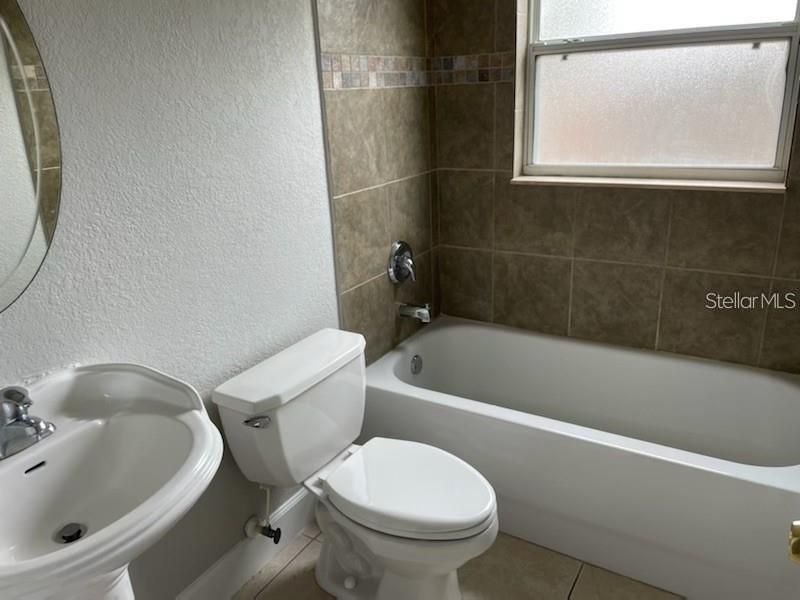 合同活跃: $1,695 (2 贝兹, 1 浴室, 709 平方英尺)