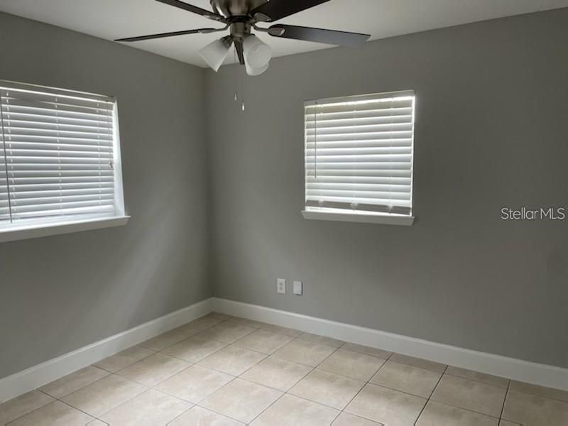 合同活跃: $1,695 (2 贝兹, 1 浴室, 709 平方英尺)