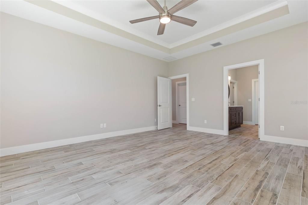 For Sale: $719,899 (4 beds, 3 baths, 2300 Square Feet)