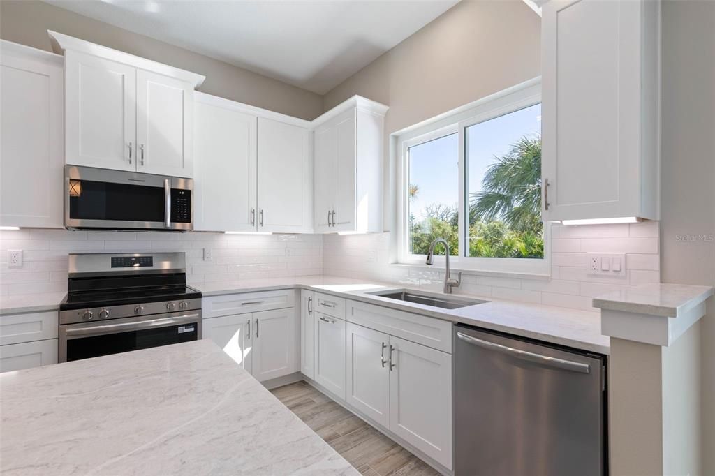 For Sale: $719,899 (4 beds, 3 baths, 2300 Square Feet)