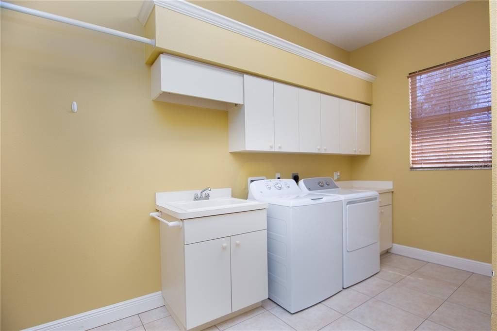 En Renta: $4,600 (4 camas, 3 baños, 3073 Pies cuadrados)