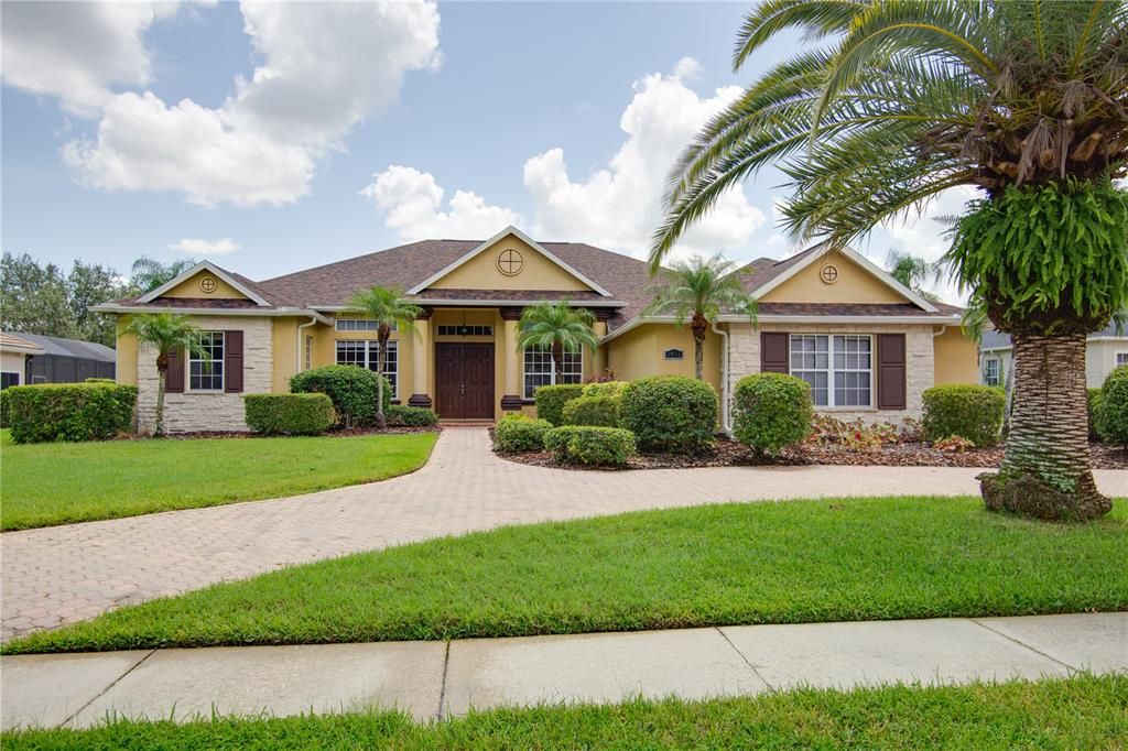 En Renta: $4,600 (4 camas, 3 baños, 3073 Pies cuadrados)