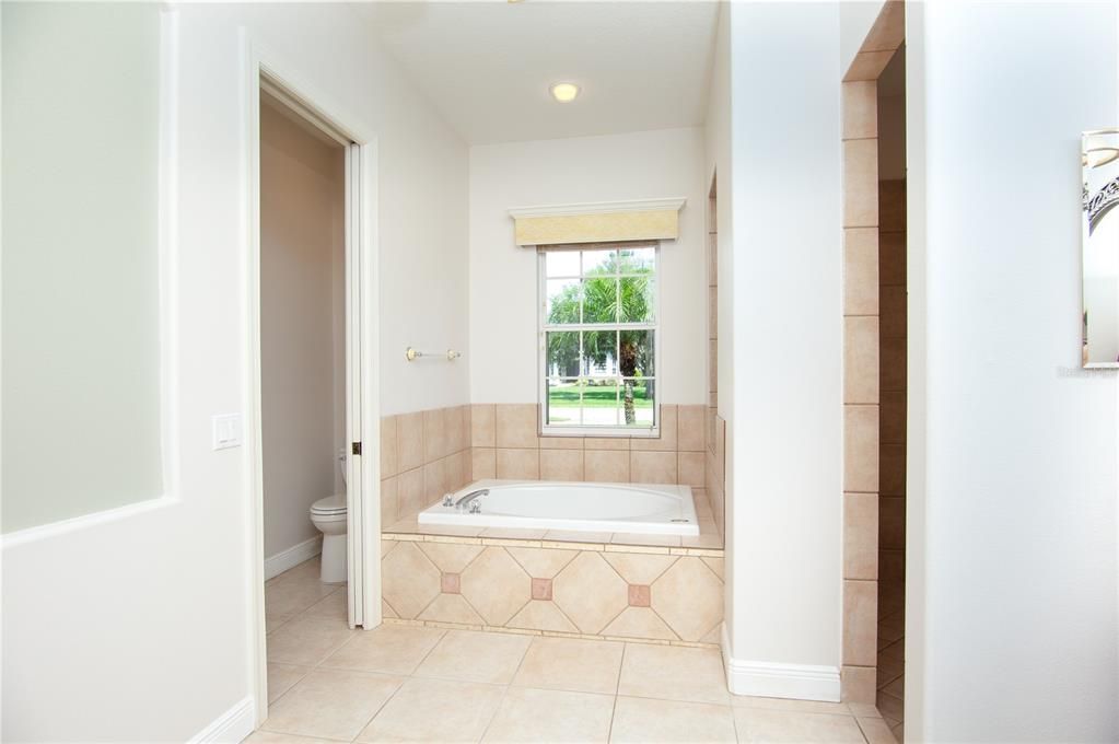 En Renta: $4,600 (4 camas, 3 baños, 3073 Pies cuadrados)