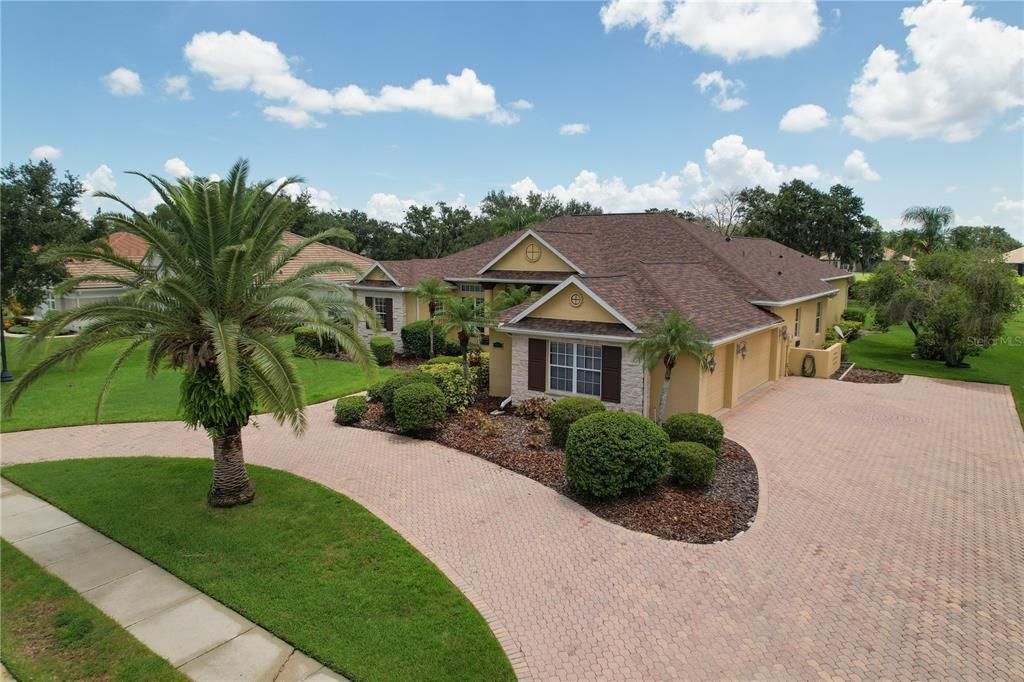 En Renta: $4,600 (4 camas, 3 baños, 3073 Pies cuadrados)