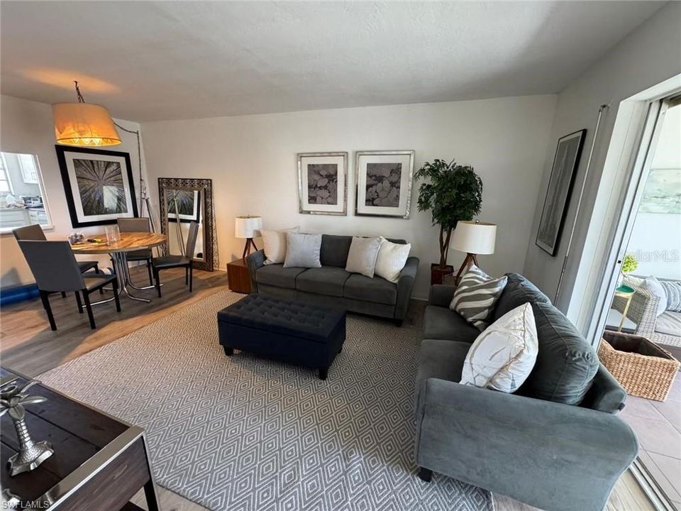 For Rent: $3,500 (2 beds, 2 baths, 950 Square Feet)