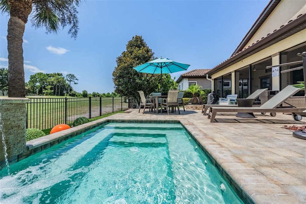 Activo con contrato: $1,299,900 (4 camas, 3 baños, 3119 Pies cuadrados)