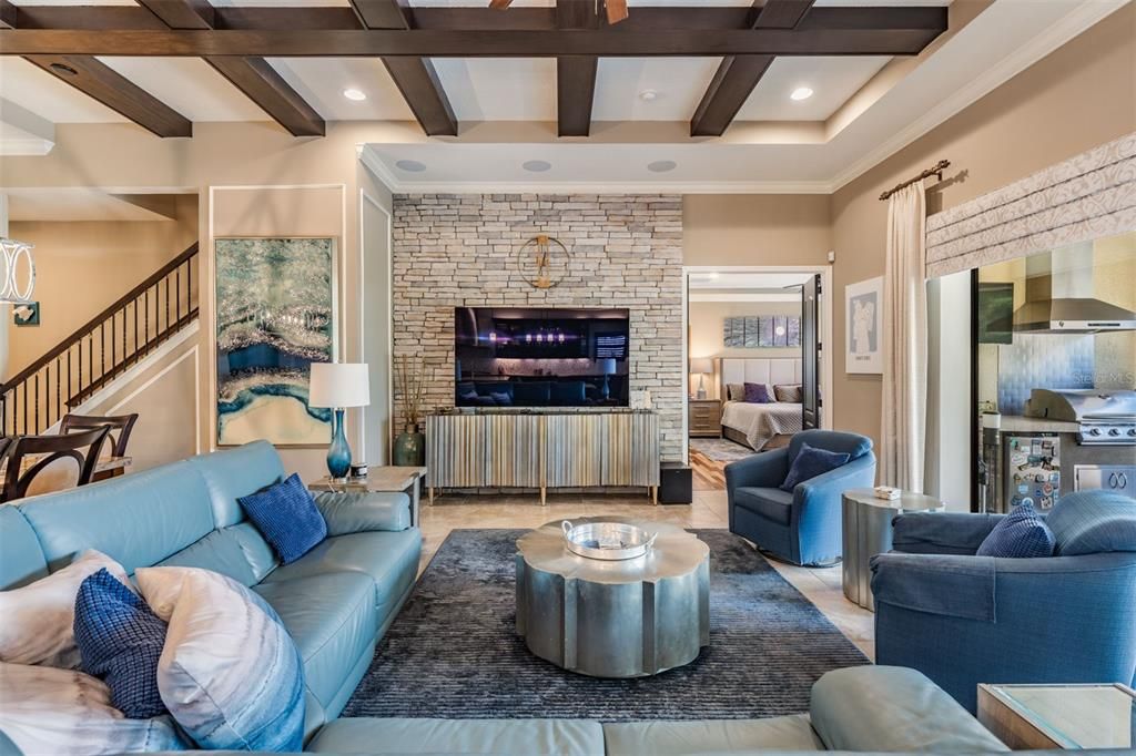 Activo con contrato: $1,299,900 (4 camas, 3 baños, 3119 Pies cuadrados)