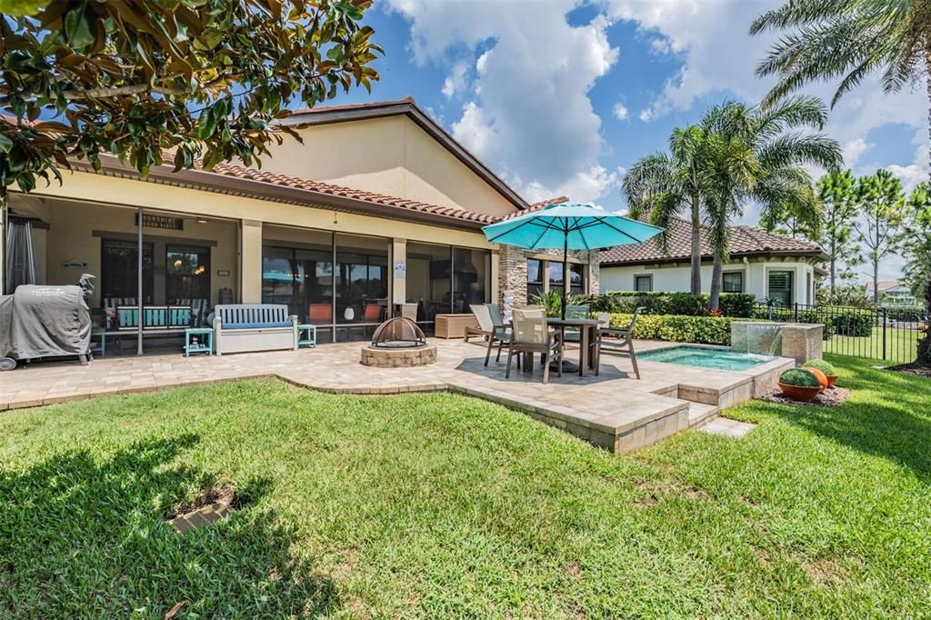 Activo con contrato: $1,299,900 (4 camas, 3 baños, 3119 Pies cuadrados)