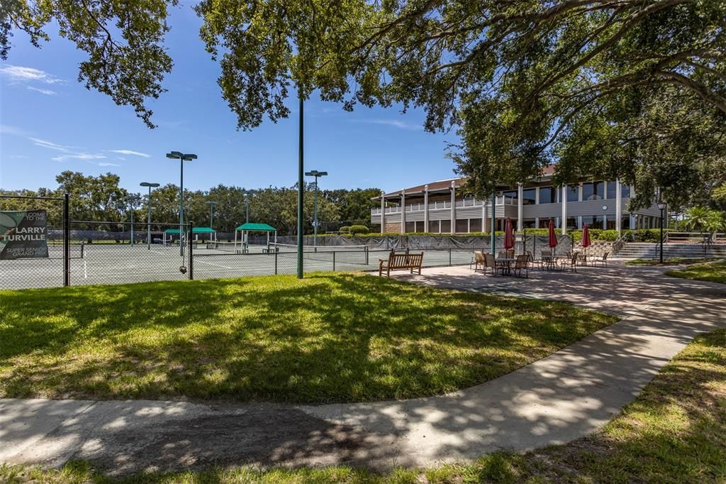 Activo con contrato: $1,299,900 (4 camas, 3 baños, 3119 Pies cuadrados)