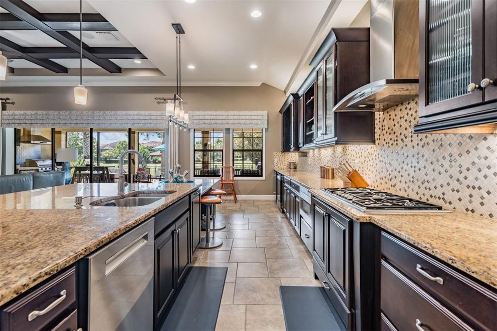 Activo con contrato: $1,299,900 (4 camas, 3 baños, 3119 Pies cuadrados)