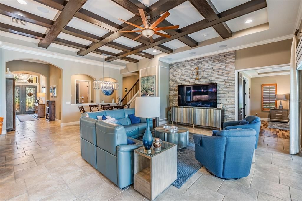 Activo con contrato: $1,299,900 (4 camas, 3 baños, 3119 Pies cuadrados)