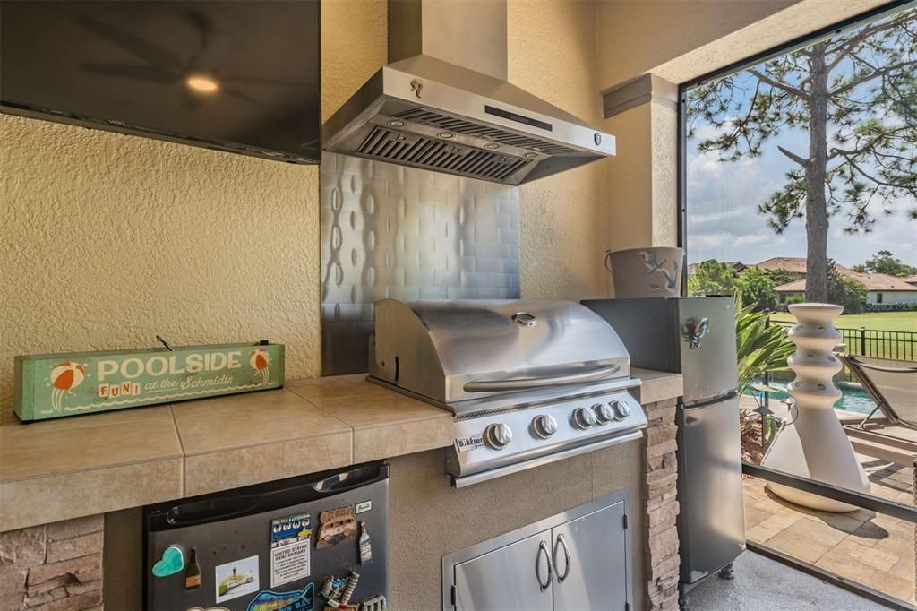 Activo con contrato: $1,299,900 (4 camas, 3 baños, 3119 Pies cuadrados)