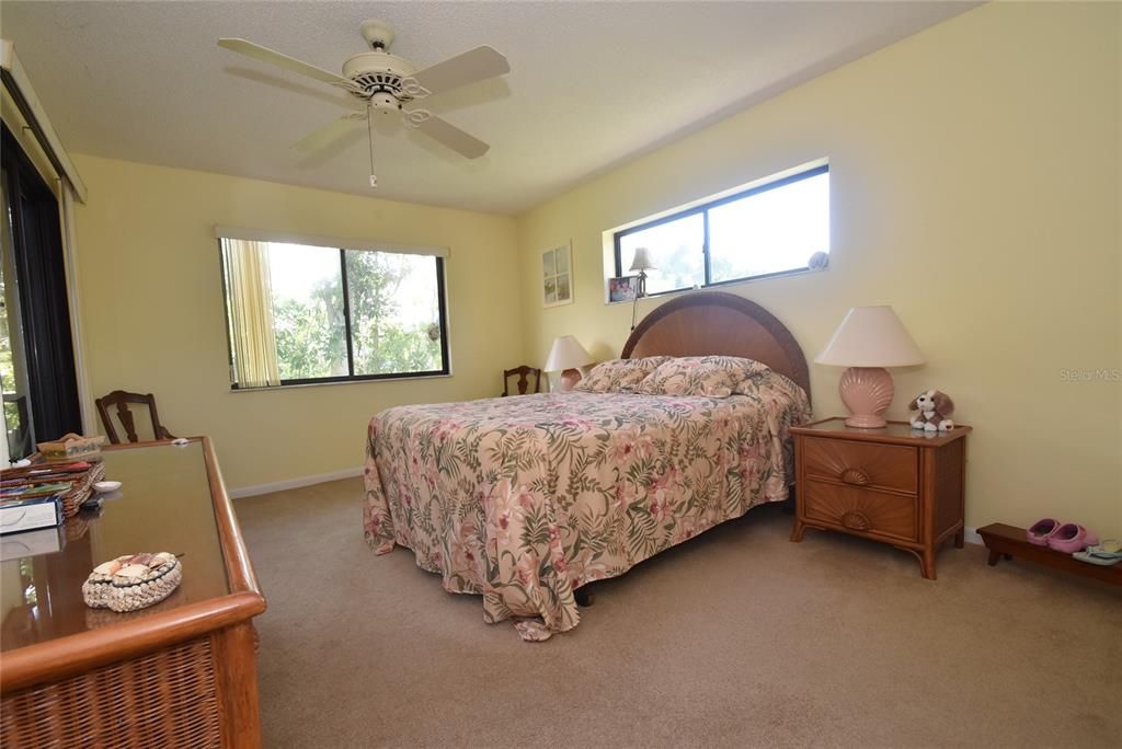 На продажу: $330,800 (3 спален, 2 ванн, 1283 Квадратных фут)