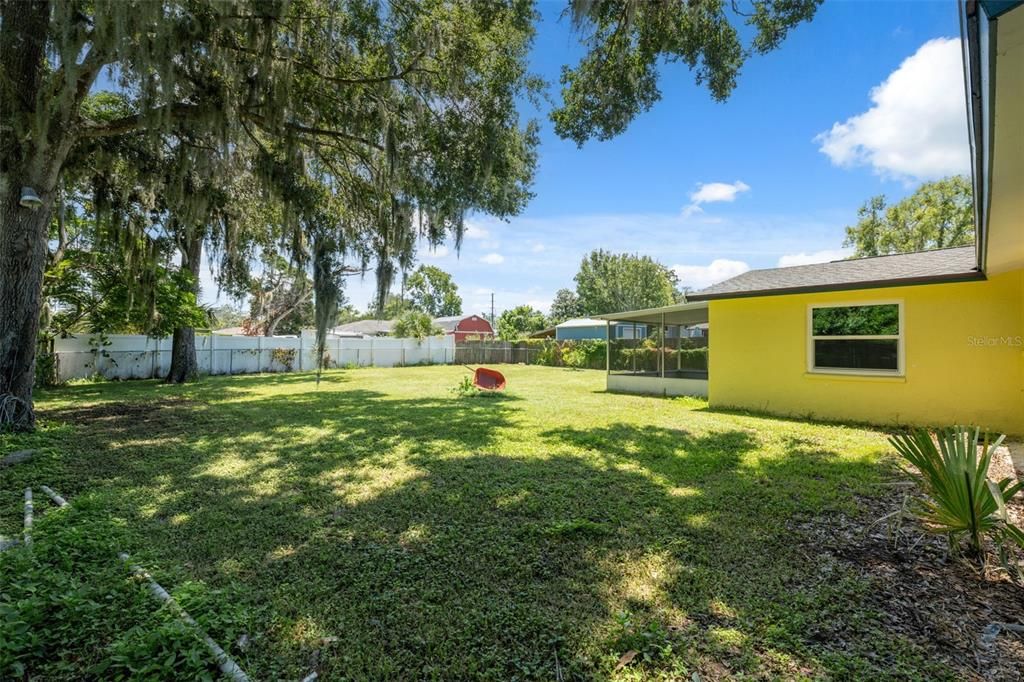 For Sale: $263,900 (2 beds, 2 baths, 1201 Square Feet)