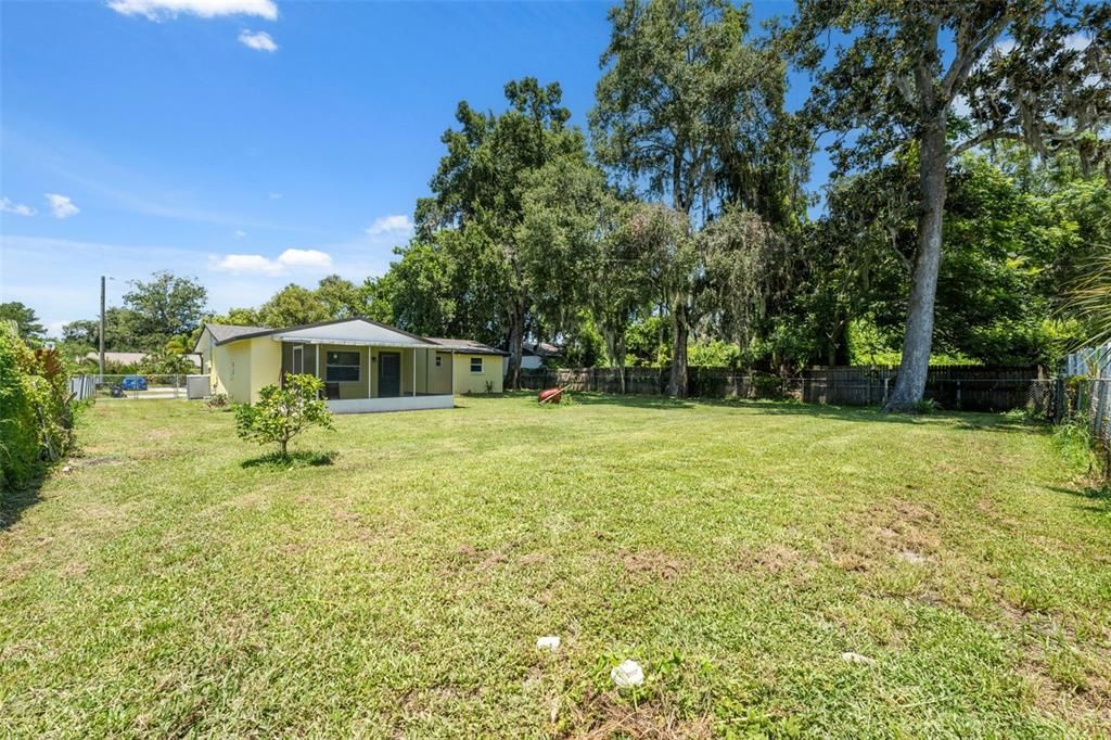 For Sale: $263,900 (2 beds, 2 baths, 1201 Square Feet)