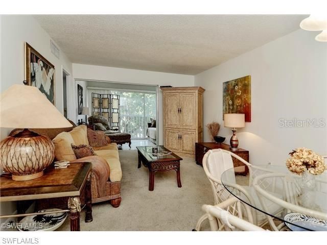For Rent: $3,500 (2 beds, 2 baths, 950 Square Feet)