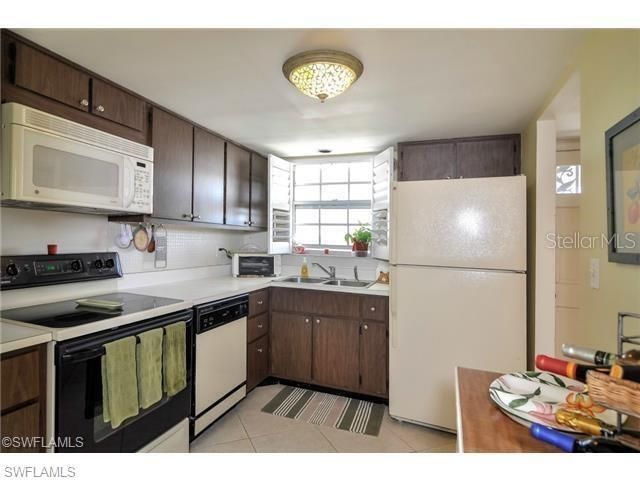 For Rent: $3,500 (2 beds, 2 baths, 950 Square Feet)