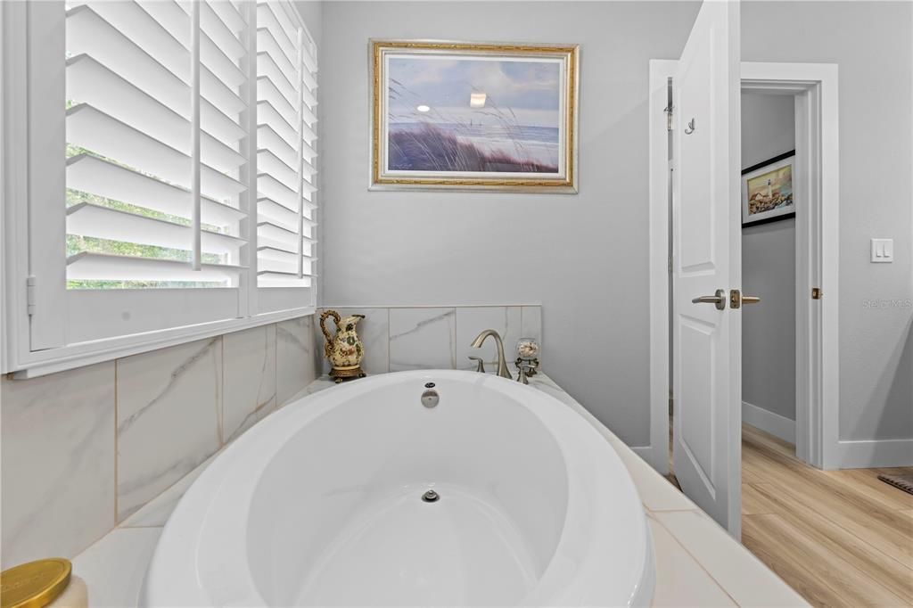 待售: $588,000 (4 贝兹, 3 浴室, 2446 平方英尺)