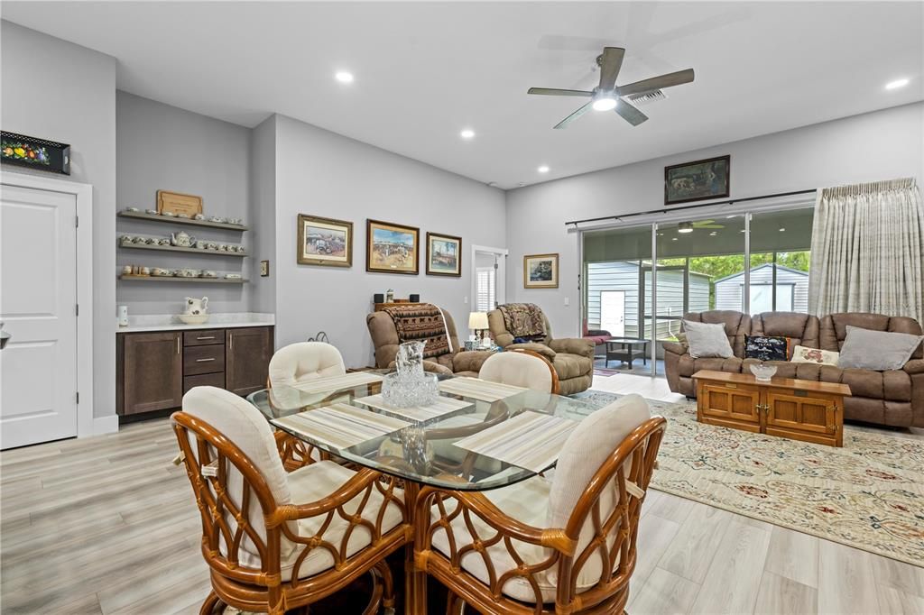 待售: $588,000 (4 贝兹, 3 浴室, 2446 平方英尺)