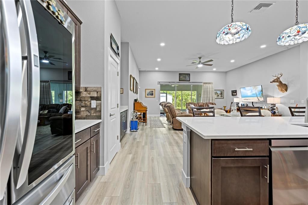 待售: $588,000 (4 贝兹, 3 浴室, 2446 平方英尺)