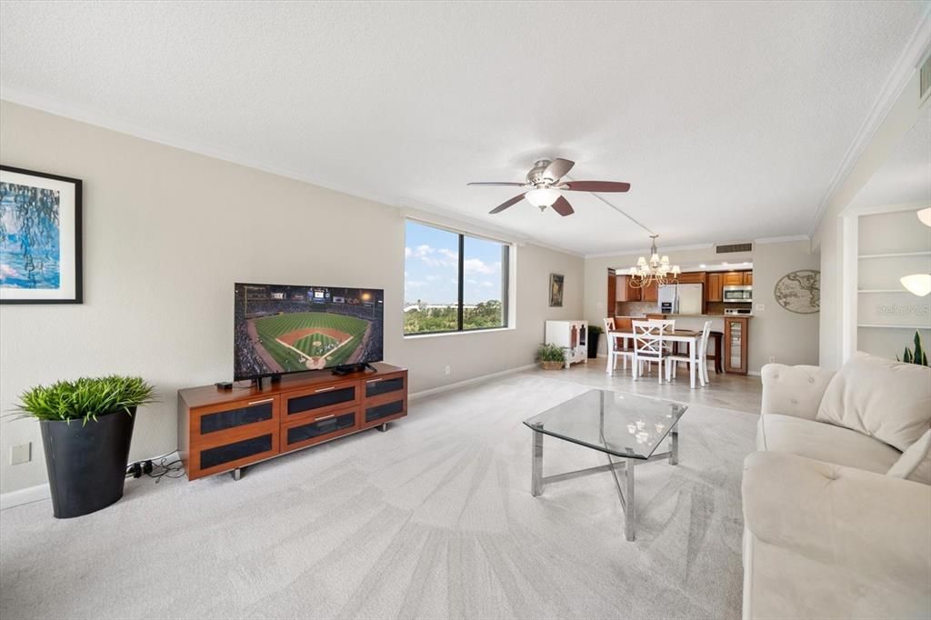 En Venta: $375,000 (2 camas, 2 baños, 1385 Pies cuadrados)