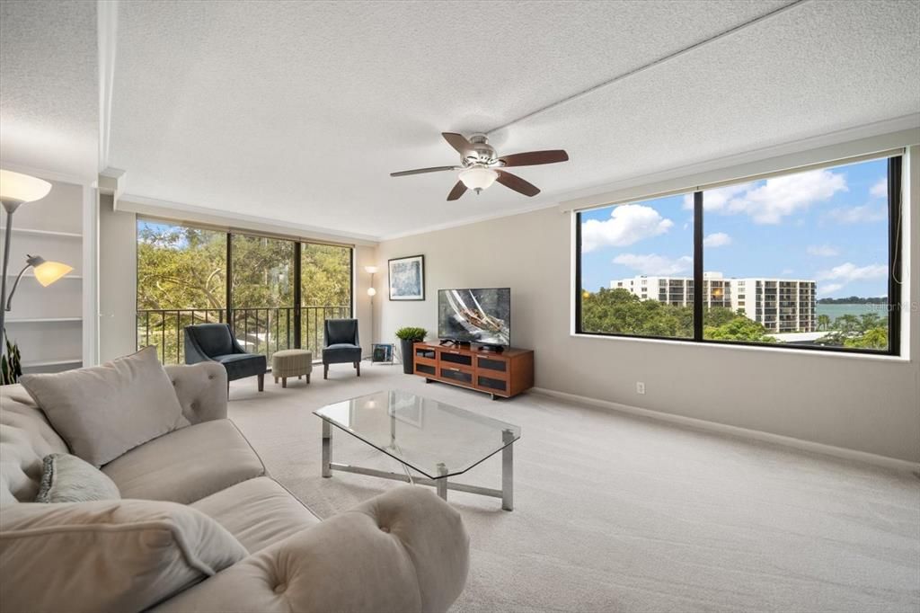 En Venta: $375,000 (2 camas, 2 baños, 1385 Pies cuadrados)