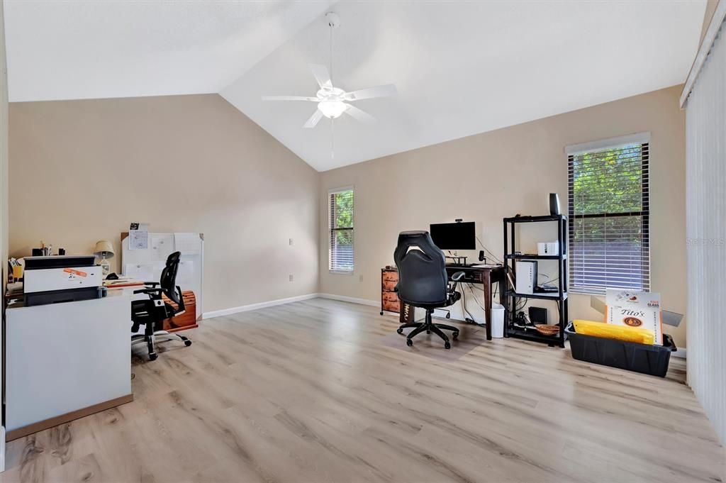 For Sale: $350,000 (3 beds, 2 baths, 1650 Square Feet)