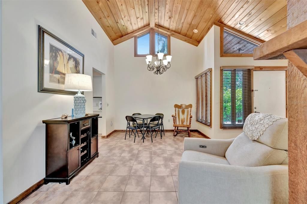 For Sale: $350,000 (3 beds, 2 baths, 1650 Square Feet)